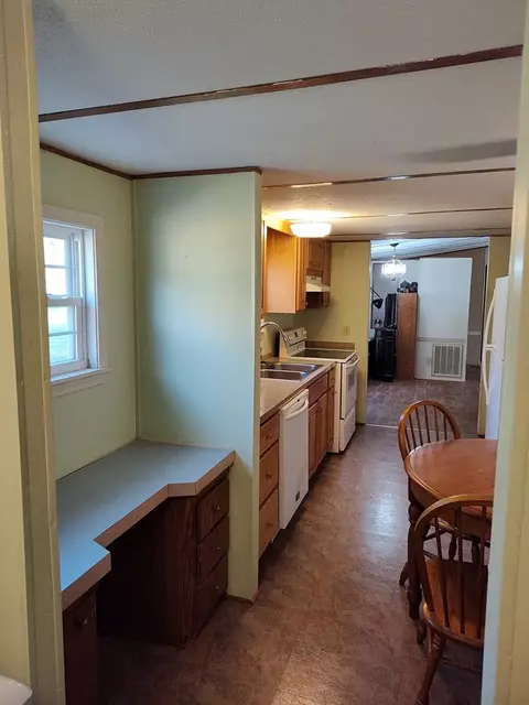 Kitchen - 2960 Clarks Chapel Rd, Franklin, NC 28734 photo 5 of 5