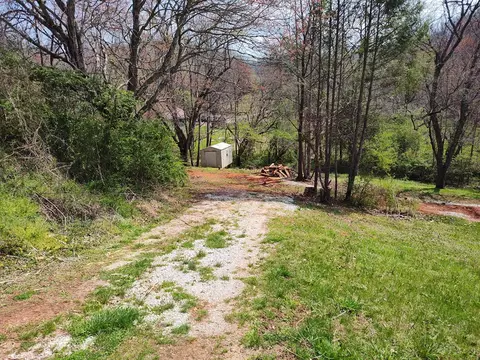 Exterior - 2960 Clarks Chapel Rd, Franklin, NC 28734 photo 6 of 8