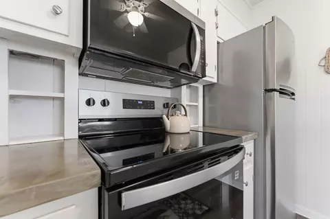 Kitchen - 25 E Caesar Rd, Otto, NC 28763 photo 2 of 4