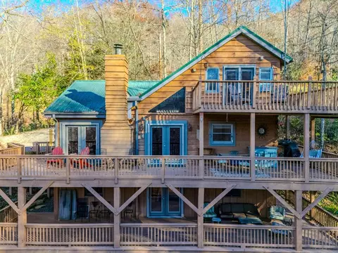 146148 Blue Bird Ln, Glenville, NC 28736