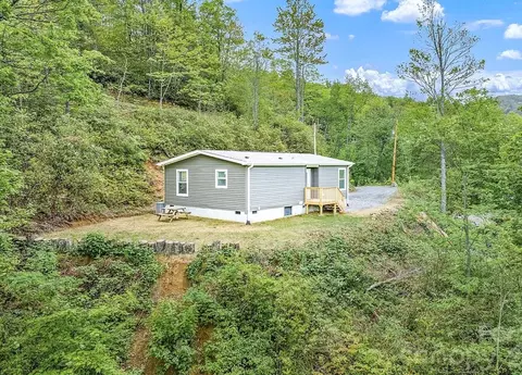 328 Mountain Lion Trl, Maggie Valley, NC 28751
