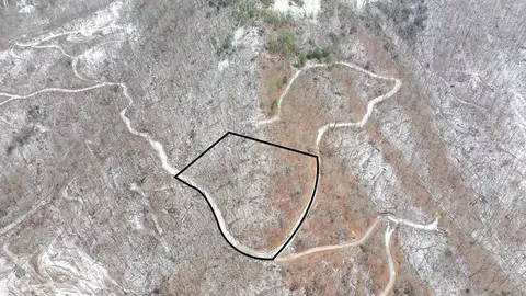 68 Parachute Rdg, Glenville, NC 28736