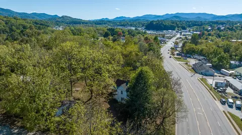 981 E Main St, Franklin, NC 28734 photo 17