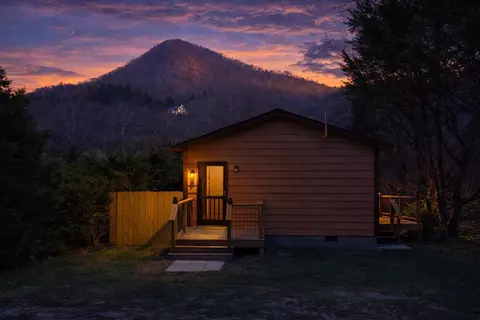 2950 River Rd, Franklin, NC 28734