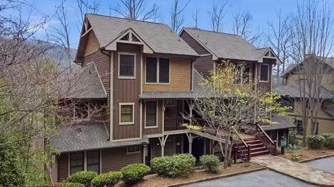 150 Saddle Notch Lane, Tuckasegee, NC 28783