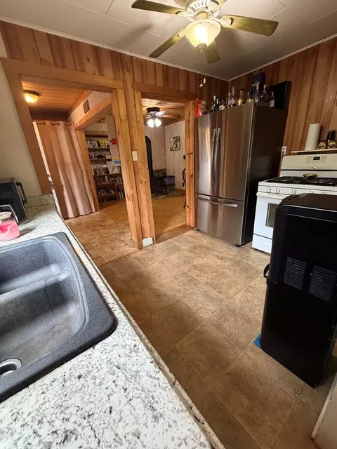 Kitchen - 28 Red Brg, Sylva, NC 28779 photo 3 of 3