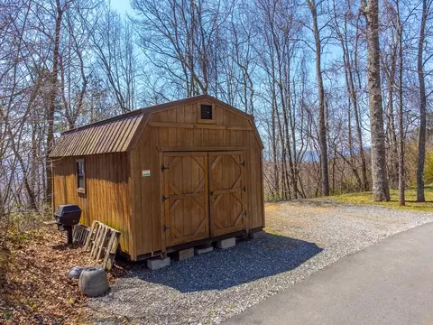 Exterior - 672 Summit Ridge Rd, Franklin, NC 28734 photo 10 of 38