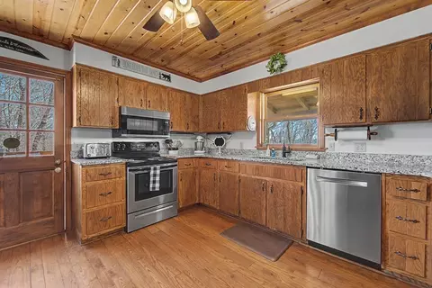 Kitchen - 672 Summit Ridge Rd, Franklin, NC 28734 photo 2 of 5