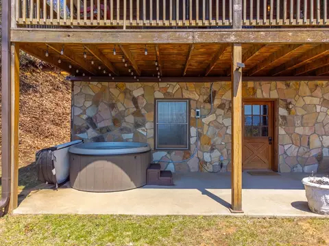 Exterior - 672 Summit Ridge Rd, Franklin, NC 28734 photo 34 of 38
