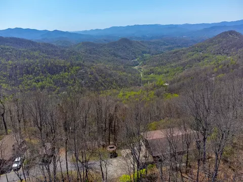 View/Area - 672 Summit Ridge Rd, Franklin, NC 28734 photo 9 of 12