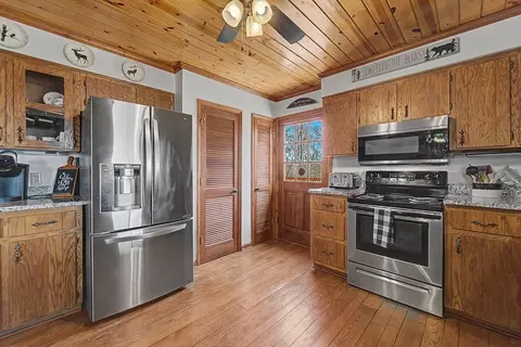 Kitchen - 672 Summit Ridge Rd, Franklin, NC 28734 photo 4 of 5