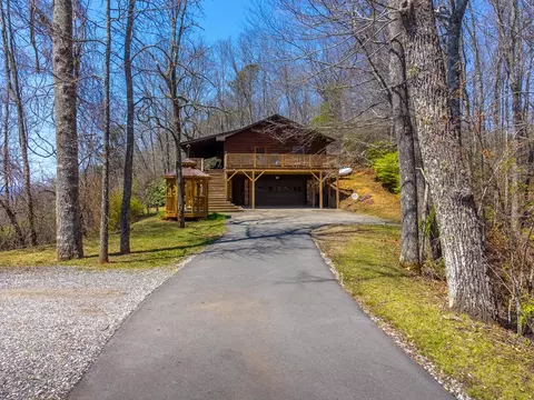 Exterior - 672 Summit Ridge Rd, Franklin, NC 28734 photo 25 of 38