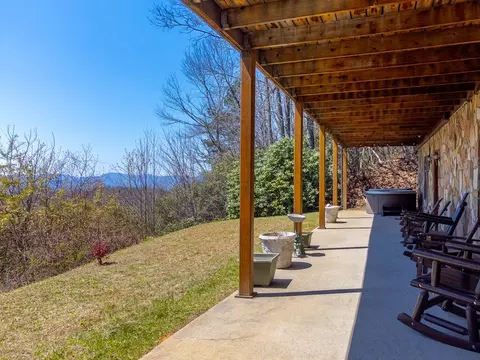 Exterior - 672 Summit Ridge Rd, Franklin, NC 28734 photo 31 of 38