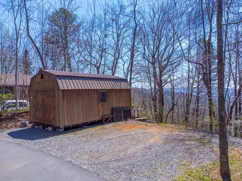Exterior - 672 Summit Ridge Rd, Franklin, NC 28734 photo 37 of 38