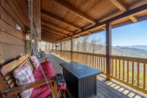 Exterior - 672 Summit Ridge Rd, Franklin, NC 28734 photo 20 of 38