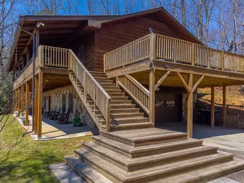 Exterior - 672 Summit Ridge Rd, Franklin, NC 28734 photo 30 of 38