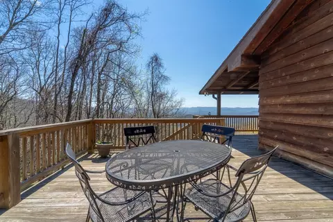 Exterior - 672 Summit Ridge Rd, Franklin, NC 28734 photo 8 of 38