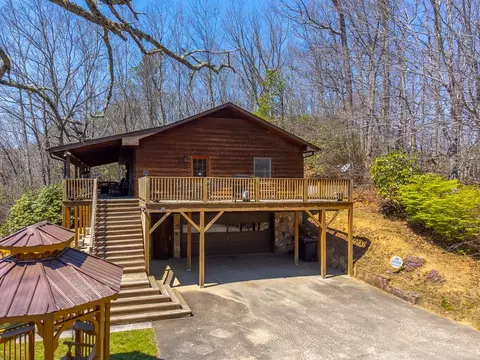 Exterior - 672 Summit Ridge Rd, Franklin, NC 28734 photo 26 of 38