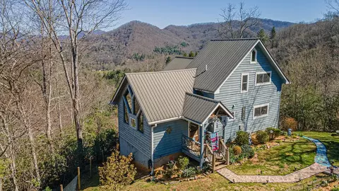 432 Natures Edge Rd, Franklin, NC 28734