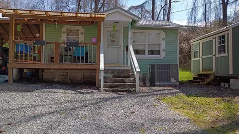 588 Franklin Grove Church Rd, Bryson City, NC 28713