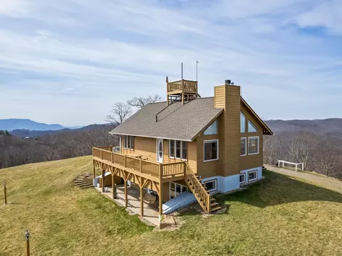 1007 Turkey Trot Rd, Clyde, NC 28721 photo 2