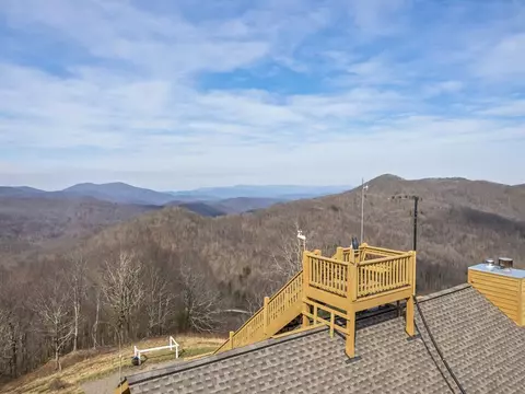 1007 Turkey Trot Rd, Clyde, NC 28721 photo 5