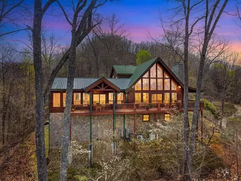 1299 Black Forest Dr, Bryson City, NC 28713