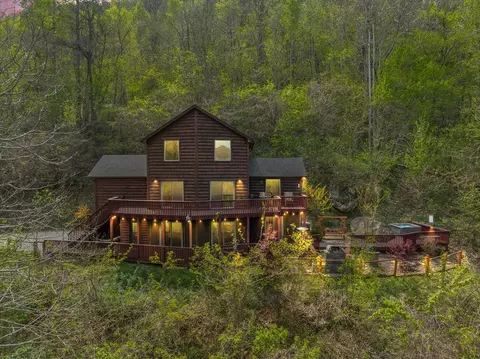 356 Walnut Cove Rdg, Bryson City, NC 28713