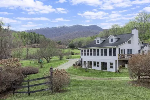2210 Mountain Grove Rd, Franklin, NC 28734