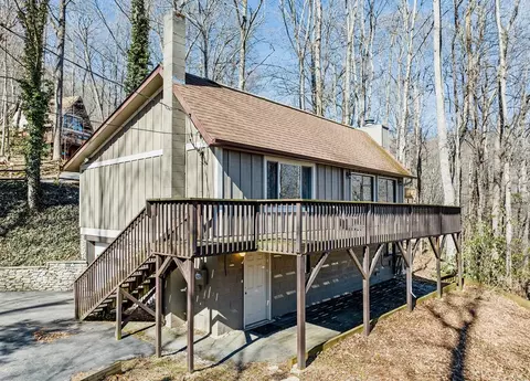 662 Locust Dr, Maggie Valley, NC 28751