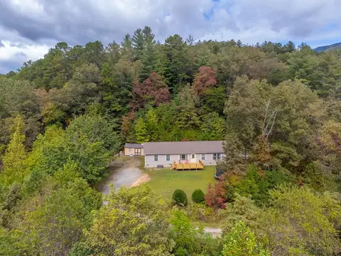 179 Fresh Water Rdg, Whittier, NC 28789