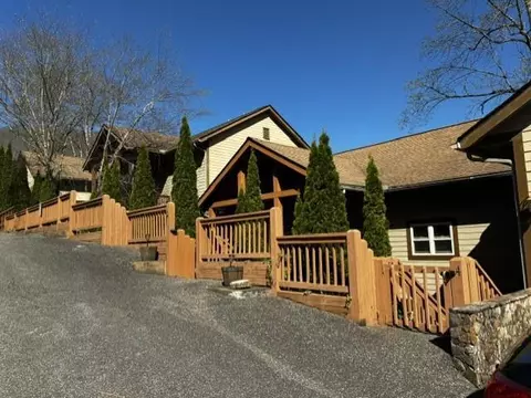 76 Sawgrass Dr UNIT 4, Whittier, NC 28789