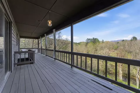 90 Apple Tree Ln, Franklin, NC 28734