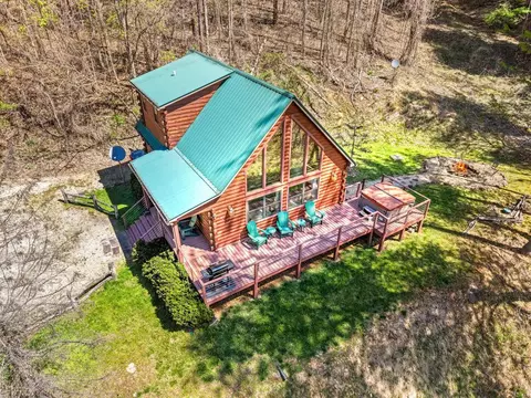 210 Chickadee Dr, Bryson City, NC 28713