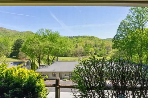 514 Oak Creek Rd # C, Franklin, NC 28734