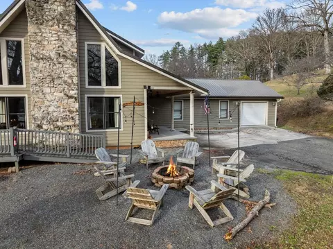 540 Toot Hollow Rd, Bryson City, NC 28713