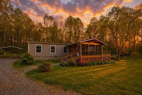 104102 Pleasant Valley Ln, Whittier, NC 28789