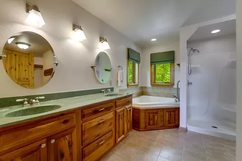Bath - 507 Angel Fields Rd, Franklin, NC 28734 photo 3 of 5