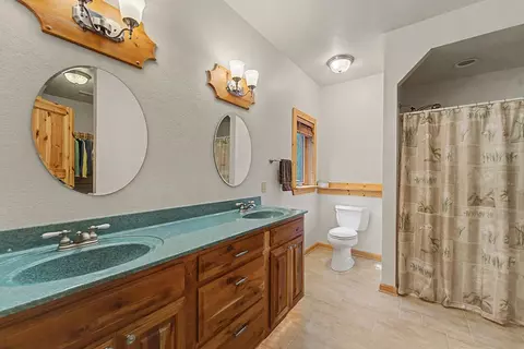 Bath - 507 Angel Fields Rd, Franklin, NC 28734 photo 1 of 5