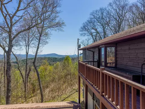 623 Buggy Barn Rd, Cullowhee, NC 28723