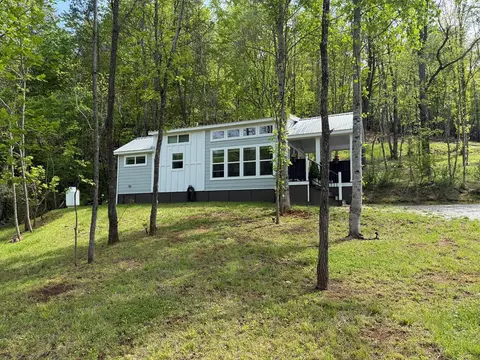 30 Little Village Way, Franklin, NC 28734