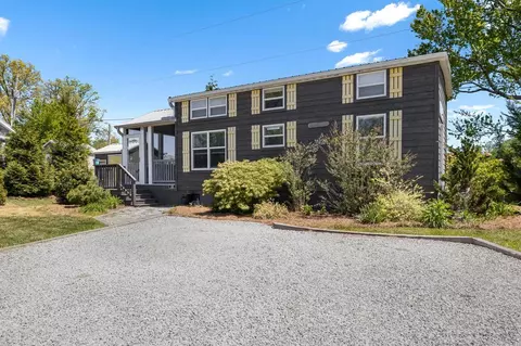 8 Daydreamers Ln, Flat Rock, NC 28731