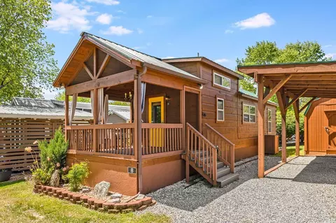 33 Drifting Brook Ln, Flat Rock, NC 28731