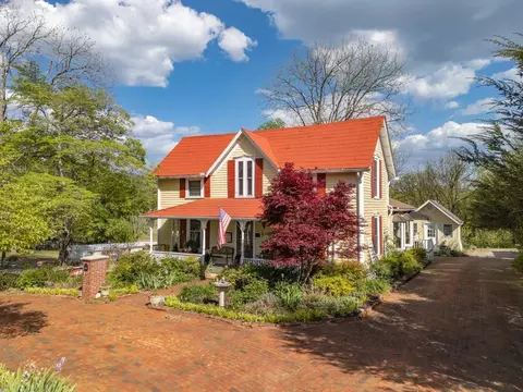 1327 Webster Rd, Sylva, NC 28779