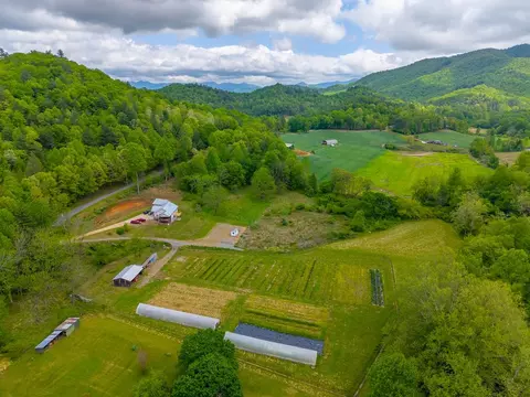 1168 Carl Slagle Rd, Franklin, NC 28734