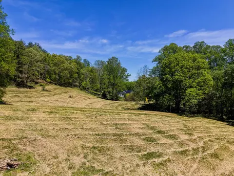 3521 Patton Rd, Franklin, NC 28734