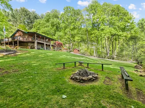 1073 Lentini Dr, Waynesville, NC 28785