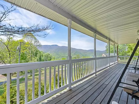 831 Red Bank Rd, Waynesville, NC 28786