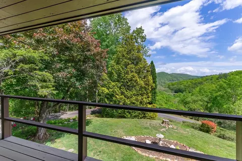 1135 Daves Creek Rd, Franklin, NC 28734