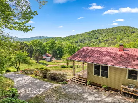 190 Denver Vinson Rd, Otto, NC 28763